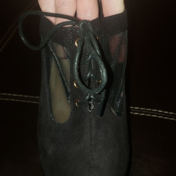 JustFab Sirena Platform Heels - Picture 4 of 6